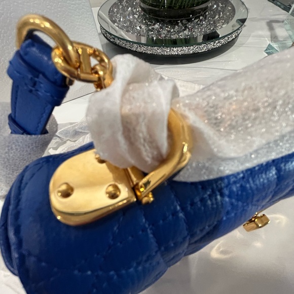 ❗️SOLD❗️💯% Authentic STUNNING bright blue Dior Caro bag - Picture 9 of 15